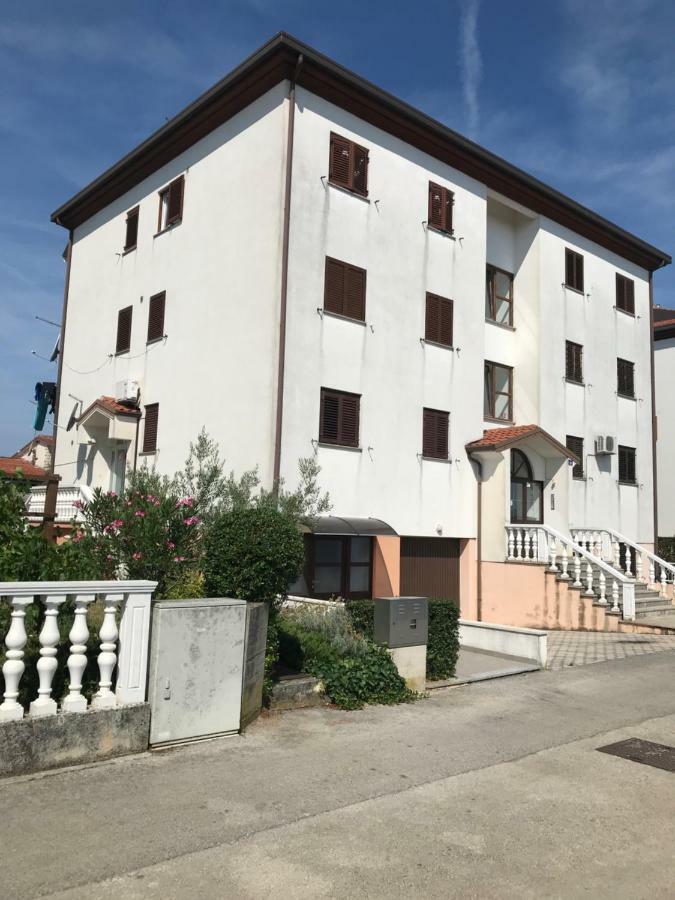 Studio Apartman Lorenzo Umago Exterior foto